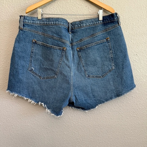 NWT Abercrombie & Fitch High Rise 4" Mom Shorts Size 35(20) - Picture 3 of 5